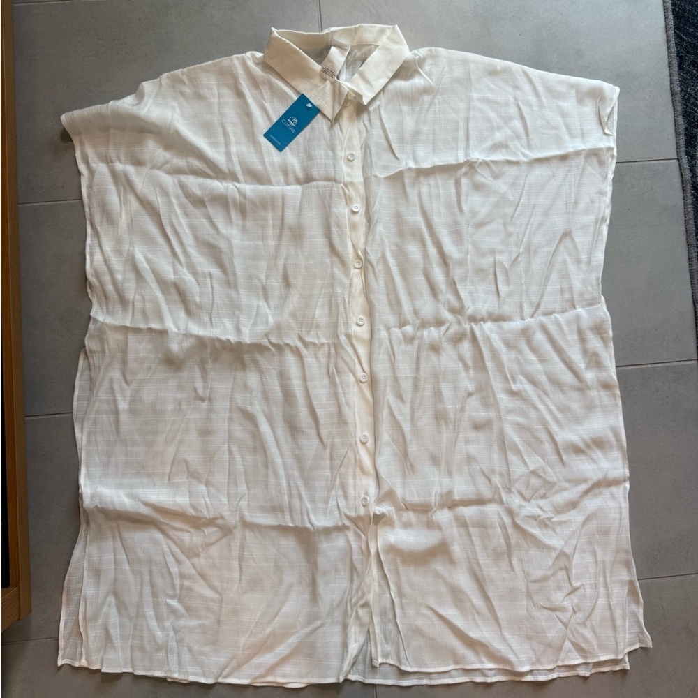 Cupshe Cream Blouse with collar, Boxy Fit and sleeveless